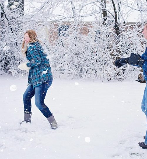 snowball-fight-589668_640